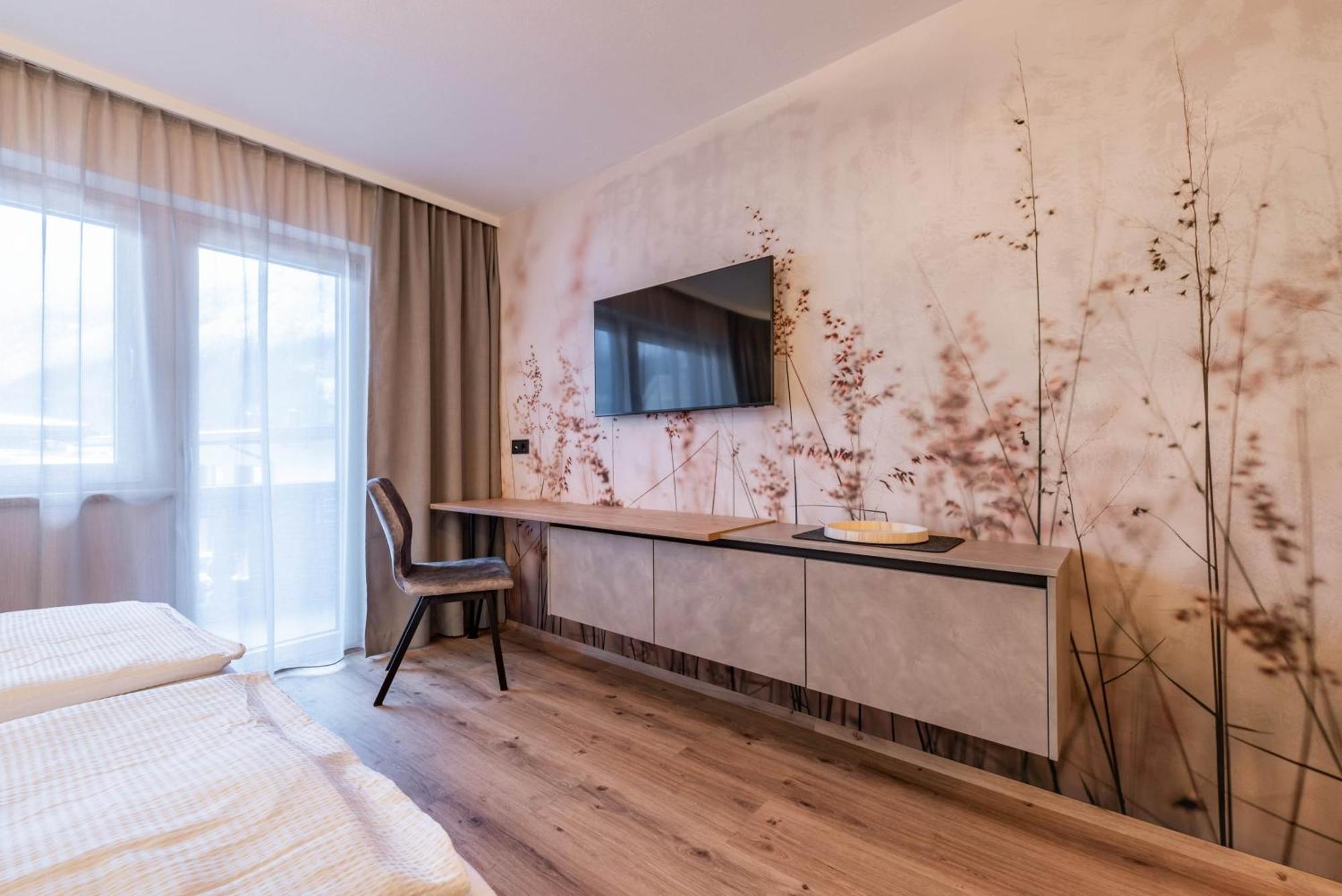 Montana Apartments Майрхофен Экстерьер фото
