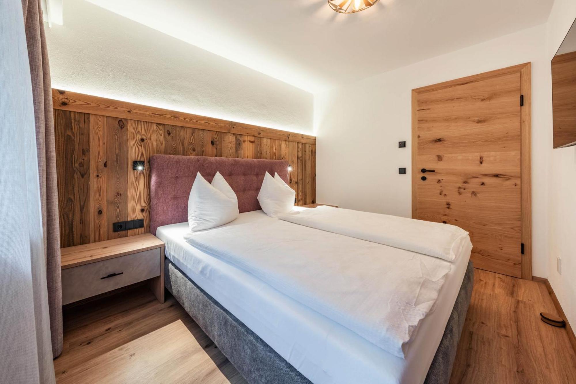Montana Apartments Майрхофен Экстерьер фото