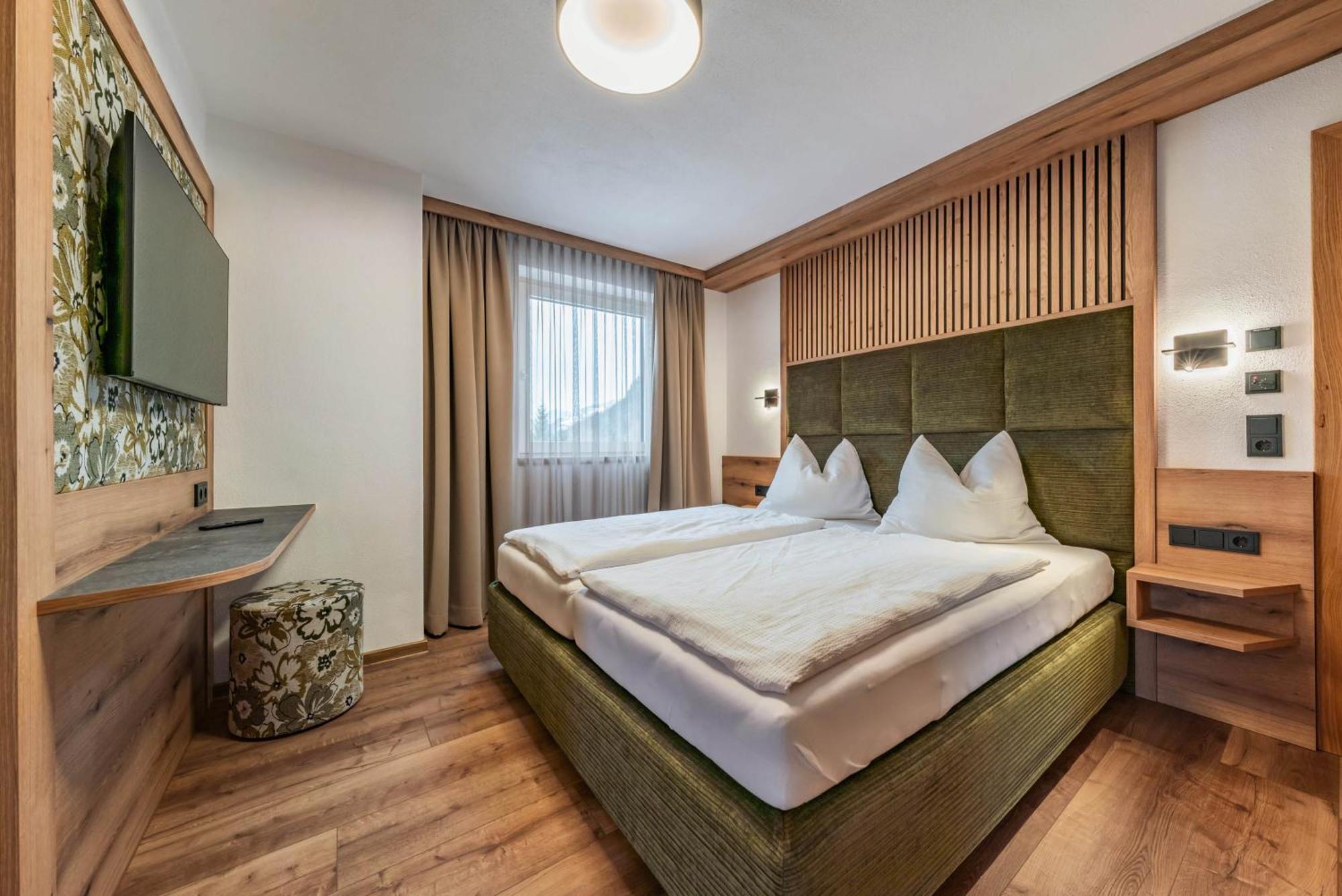 Montana Apartments Майрхофен Экстерьер фото