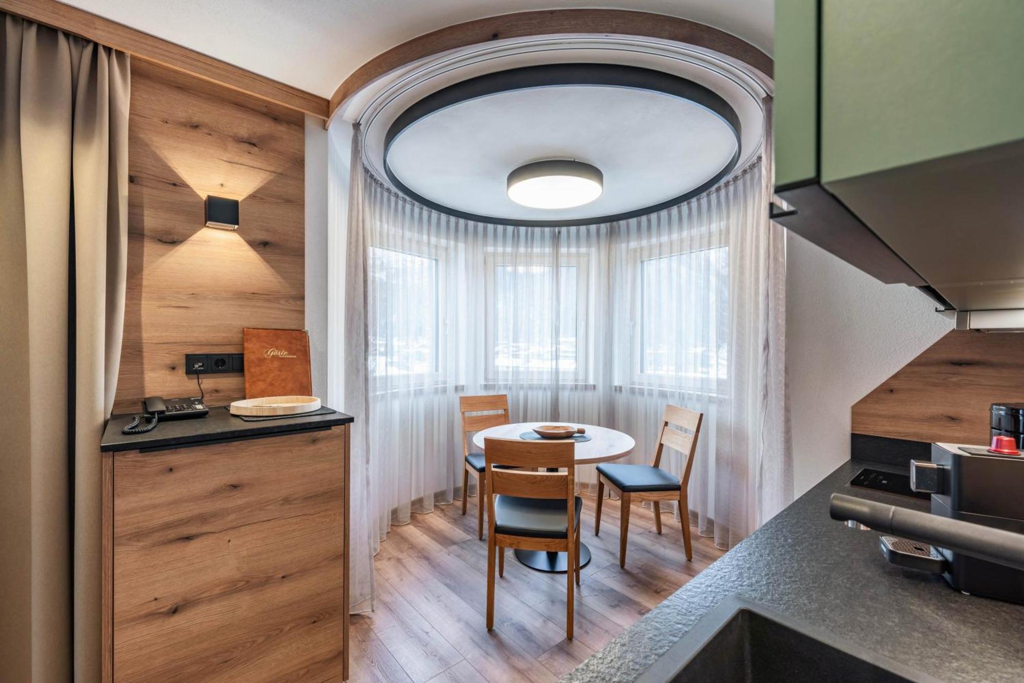 Montana Apartments Майрхофен Экстерьер фото