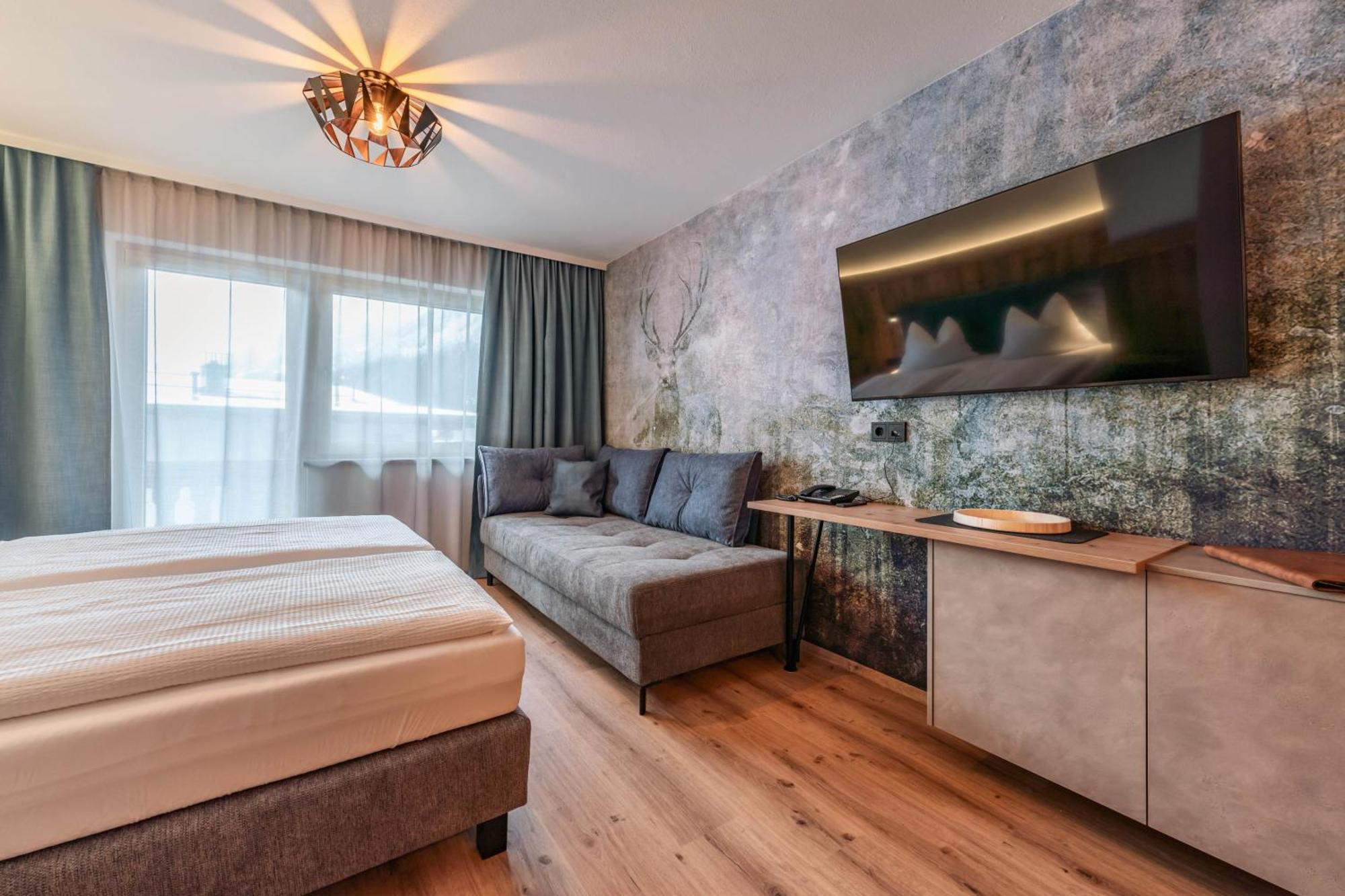 Montana Apartments Майрхофен Экстерьер фото