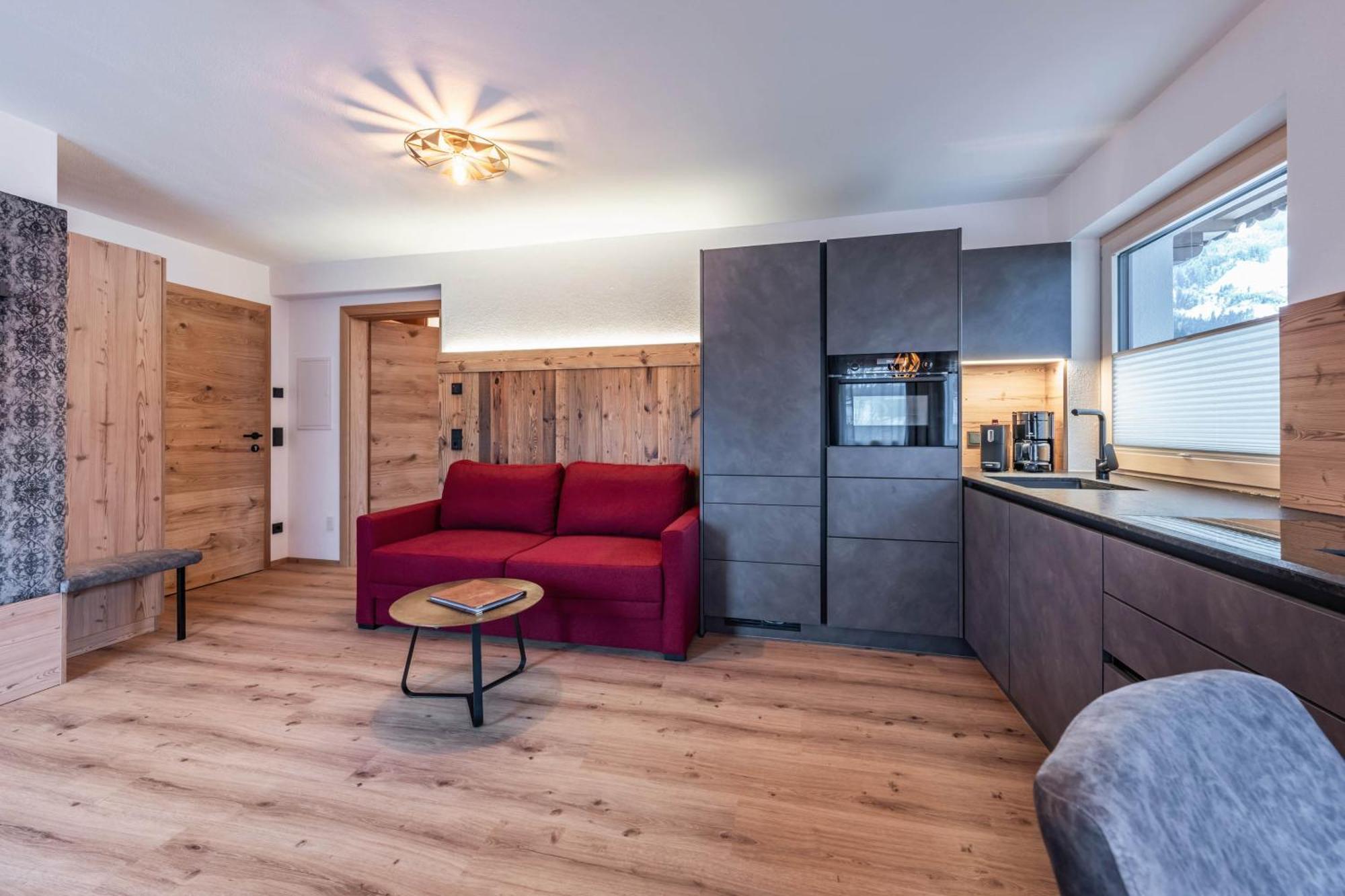 Montana Apartments Майрхофен Экстерьер фото