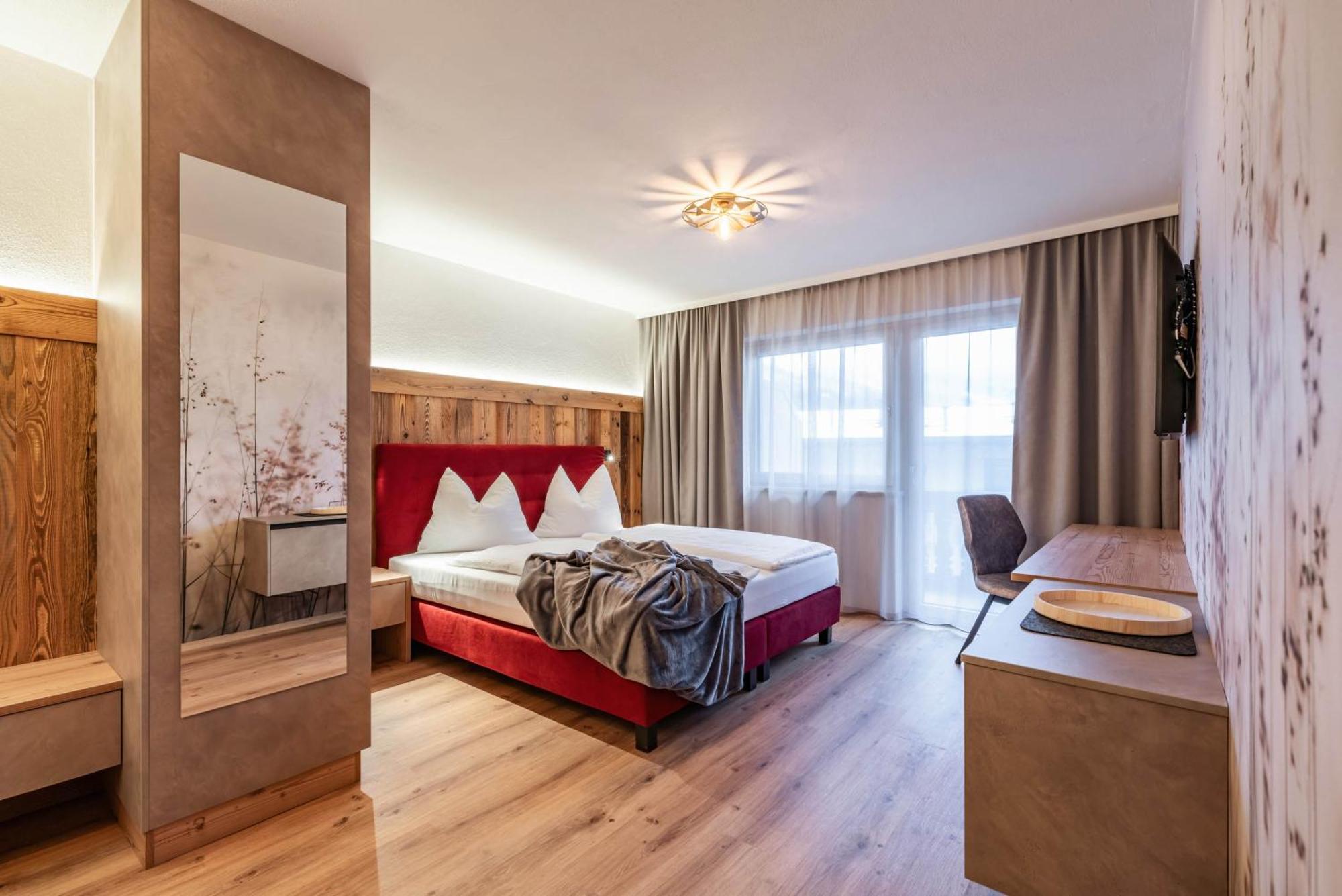 Montana Apartments Майрхофен Экстерьер фото