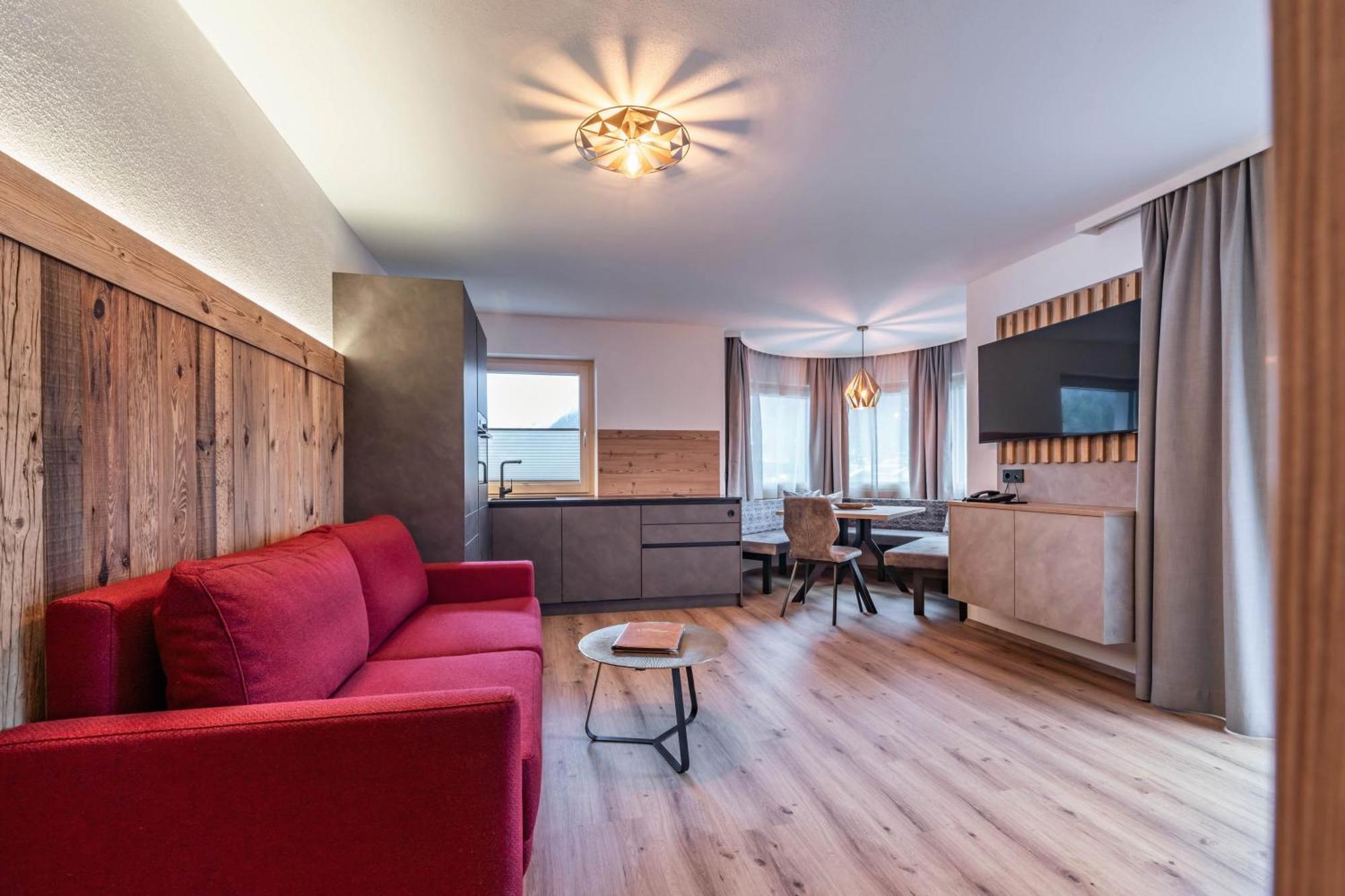 Montana Apartments Майрхофен Экстерьер фото