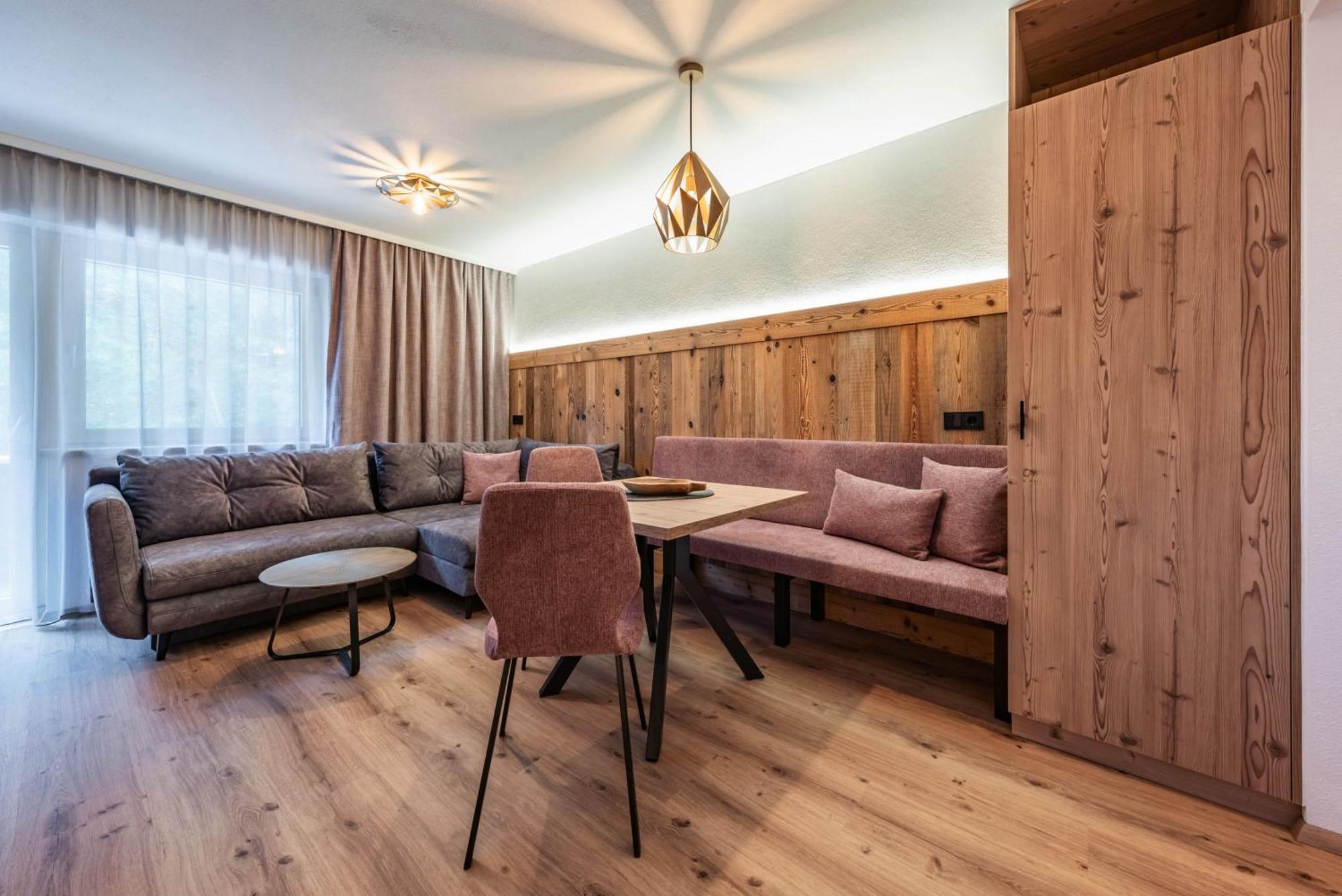 Montana Apartments Майрхофен Экстерьер фото